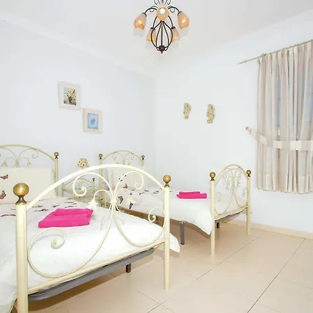 Villa Puerto Del Carmen Sleeps 6 Wifi *